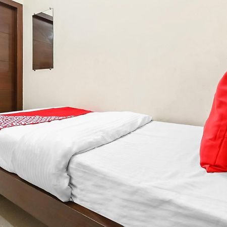 Oyo 49672 Hotel Galaxy Moradabad Esterno foto