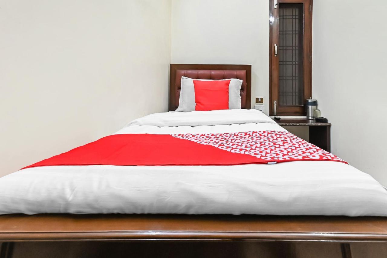 Oyo 49672 Hotel Galaxy Moradabad Esterno foto