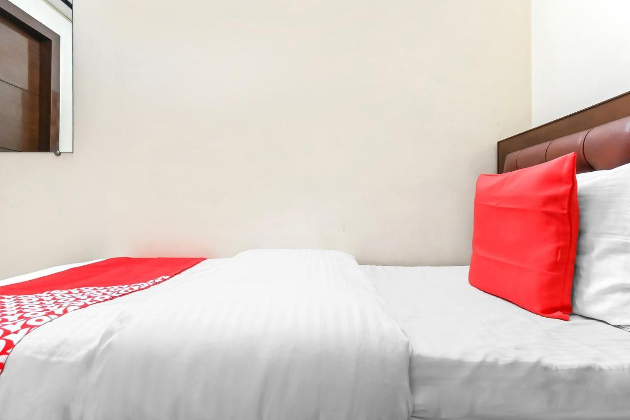 Oyo 49672 Hotel Galaxy Moradabad Esterno foto