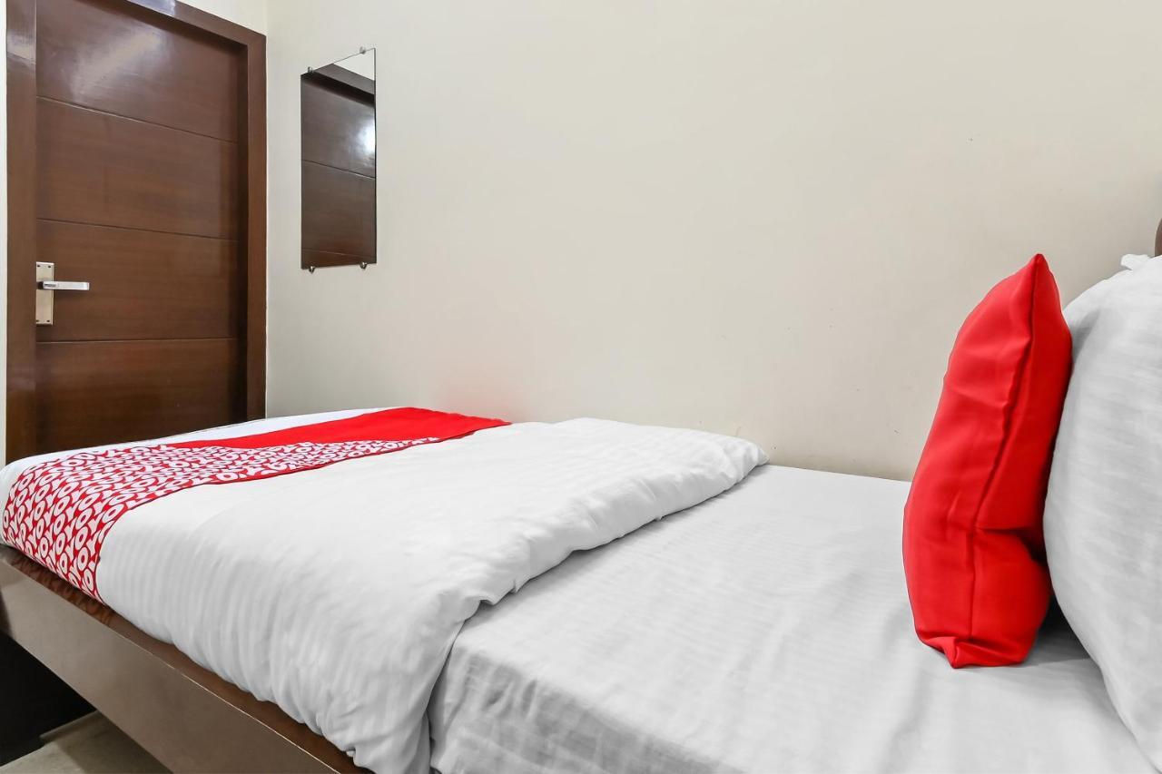 Oyo 49672 Hotel Galaxy Moradabad Esterno foto