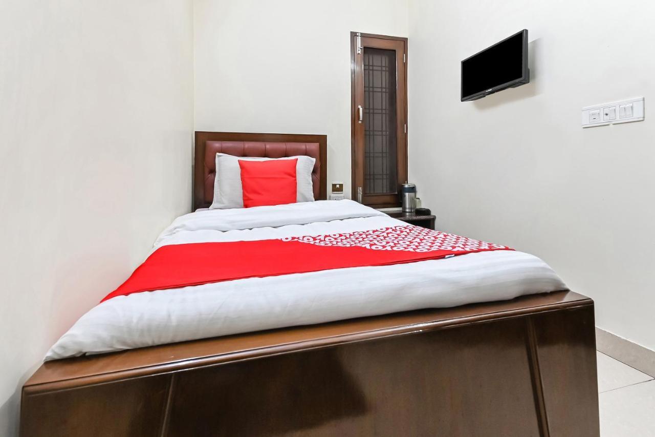 Oyo 49672 Hotel Galaxy Moradabad Esterno foto